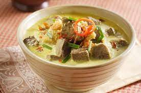 Gambar empal gentong daging sapi dari empal gentong kang ii kota tangerang selatan tokopedia. Empal Gentong Delicious Beef Soup From Cirebon West Java Travellingto Asia