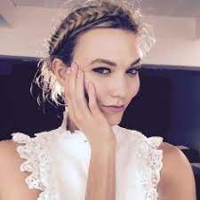 Inspiration Coiffure Description La Couronne Tressee De Karlie Kloss Coif Instagram Hairstyles Hair Beauty Hair Styles