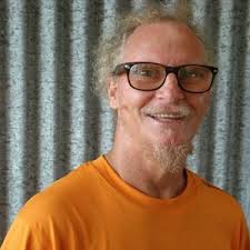 Ville natale, âge et biographie de Alain Péters