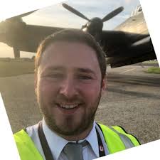 I'm incredibly excited to be able to announce that I'll be joining easyJet  as a Second Officer.