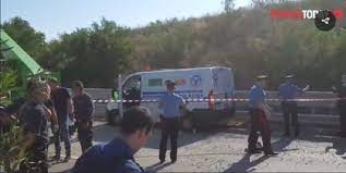 I banditi non sono riusciti a portar via un bottino stimato in due o tremila euro, ma a quanto si apprende da fonti interne hanno sottratto le pistole ai vigilanti. Assalto Ad Un Portavalori Cosmopol Sulla Foggia Candela Irpiniaoggi It