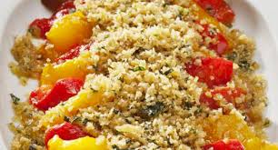 L'estate, si sa, è la stagione per eccellenza di questo ortaggio, protagonista di molti altri contorni invitanti, come i classici peperoni al forno e peperoni in padella o l'intramontabile peperonata. Falde Di Peperoni Cotti Al Forno Con Pangrattato Aromatico