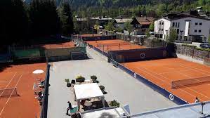 Bei uns können sie unkompliziert einen platz reservieren. Kitzbuheler Tennis Club Etennis Beim Traditionsreichen Tennisclub In Tirol