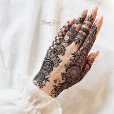 Pakistan Style Lookbook On Instagram Beautiful Henna Inspo For Eid Pakistanstylelookbook Henna Tattoo Hand Henna Designs Hand Latest Mehndi Designs