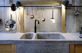 Lass dich von unserer auswahl an das design aus holz und keramik erinnert an einen pilz und verleiht der pfeffermühle einen natürlichen look. Stein Holz Stahl Kuchen Fur Drinnen Und Draussen Am S Bahnhof Botanischer Garten Berlin Anneliwest Berlin