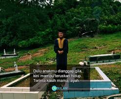 Bella gadis berusia 17 tahun, terpaksa harus menikah dengan majikan tempat ibunya (rosma) bekerja, demi untuk membuat ikatan antara keluarganya dan si majikan. Kongsi Foto Graduasi Bersama Ibu Ayah Di Kubur Kisah Gadis Cekal Ini Wajar Dijadikan Contoh