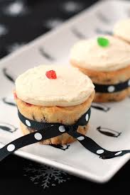 Dredge with 1/4 cup of flour. 42 Best Christmas Fruitcake Recipes Holiday Fruitcake Ideas