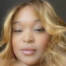 Thug & Mariah courtside