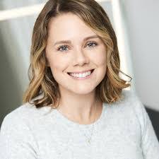 Leanna Saunders's Instagram, Twitter & Facebook