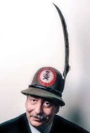 "Tanto di cappello". La collezione di cappelli di Alfonso F. Grassi:  militaria, della tradizione ed etnici