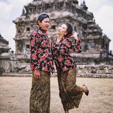 Namun juga terus mengupdate dan. Pin Oleh Baju Adat Indonesia Hp Wa Di Sewa Baju Wayang Sewa Kostum Wayang Adat Jawa Di 2021 Baju Tari Tarian Baju Anak