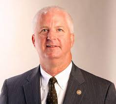 Browning wants to open field for principal hopefuls