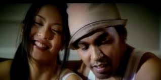 5 Kabar Terbaru Model Video Klip 'Sekali Ini Saja' Berubah Drastis, Hidup  Bahagia Bareng Suami Bule