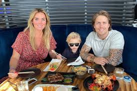 Ze moesten er lang op wachten, maar monique westenberg en zoontje andré konden gisteren hun nieuwe hond frenkie ophalen. Andre Ik Moest Van Monique Liegen Tegen Dre Shownieuws