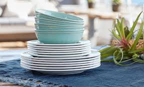 Shop at pottery barn for durable melamine dinnerware. Melamine Vs Ceramic How To Choose Your Outdoor Dinnerware Pottery Barn