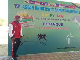 Bedanya kelereng yang digunakan dalam petanque terbuat dari besi dan petanque, yang dulu lebih banyak dilakukan oleh masyarakat perkotaan karena tidak membutuhkan lapangan luas, kini sudah merembah hingga. Wadek Bidang Kemahasiswaan Dan Alumni Fik Lolos Pelatihan Pelatih Petanque Ke Perancis Universitas Jambi