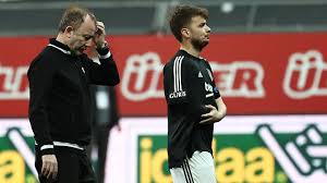 Beşiktaş'ta kadro dışı bırakılan isimlerle ilgili önemli bir gelişme kapıya dayandı. Adem Ljajic S Shoulder Is Up In Besiktas Livik