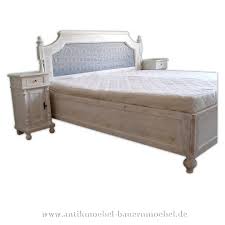Bett halifax im landhausstil shabby von novasolo dekosalon. Bett Doppelbett Holzbett 200x200 Vollholz Shabby Chi Weiss Massiv