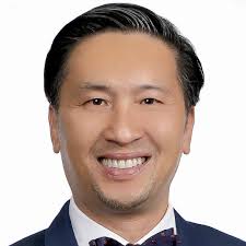 Luan Tran's Instagram, Twitter & Facebook