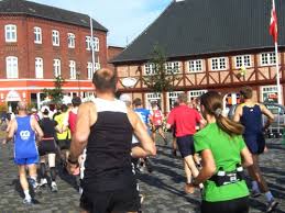 Just evaluated distcc for building a ~1,4 mio lines of code c++ code base on linux with gcc. Der Lauf Zwischen Eider Und Nord Ostsee Kanal Laufberichte Marathon