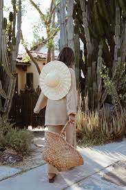 How To Style Summer Neutrals Sincerely Jules Summer Neutrals Summer Fashion Style