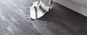 Cisslor self adhesive carpet floor peel tile square 15 pcs 17.7 x 17.7 peel and stick carpet floor tiles home furnishings floor easy install diy (15, grey) £46.63 £ 46. Self Adhesive Vinyl Floor Tiles Installation Guide Step By Step Bricoflor Uk Blog