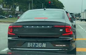 2021 Volvo S90 Facelift Spied Without Camouflage