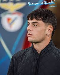 Buongiornooooooo carissime amiche e amici del gruppo e felicissimo  mercoledì,vi auguro una splendida e favolosa giornata con gioia pace,amore  e tanta salute in attesa che arrivi il Santo Natale e nel frattempo