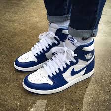 Jordan 1 Mid Se White Black Red Spruce Gs Pinned By Annaleah Sneakers Fashion Jordan Shoes Girls Custom Nike Shoes