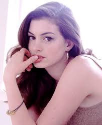 Anne Hathaway's Iconic Bob Frame Photoshoot