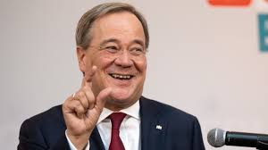 Ob freiwillige auszeit, kündigung und arbeitslosigkeit, verzögerter berufseinstieg oder eine psychische erkrankung: Biografie Uber Armin Laschet Der Burtscheider Weg Politik Sz De