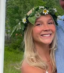 Hej på er! Jag heter Ella, är 22 år gammal och söker numera tak över  huvudet i Göteborg då jag ska börja plugga på Göteborgs Universitet i höst.  Allt är av intresse,