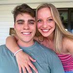 Liz Manns's Instagram, Twitter & Facebook