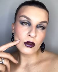 🦪A little bit of negative space...