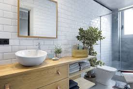 Un Appartement En Couleurs Dans Un Ancien Batiment Industriel Planete Deco A Homes World Salle De Bain Extraordinaire Planete Deco Idee Deco