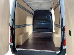 Amenagement Vehicule Utilitaire Habillage Bois Plancher Anti Derapant Mercedes Sprinter Adso Ateliers De Saint Ouen