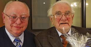 Hohe Ehre für letztes Gründungsmitglied des SuS Veltheim