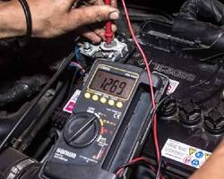 Gambar Cek Aki Mobil