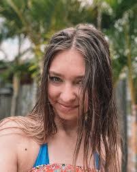 Amber Prentice's Instagram, Twitter & Facebook