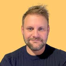 Megan Wray's Instagram, Twitter & Facebook