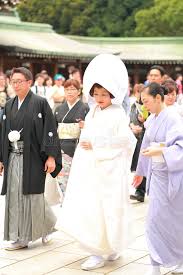Dass ein garten eigentlich unentbehrlich für eine wohnung ist, gilt natürlich nicht nur für das japanische wohnhaus. Japanisches Traditionelles Hochzeitskleid Redaktionelles Bild Bild Von Frisur Japan 30489665