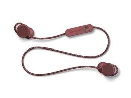 Bei den meisten airlines wird es erst ab einer bestimmten höhe freigeschaltet, einige erlauben jedoch auch während start und landung das. Neues Aus Der Technikwelt Wlan Im Garten Und Knopf Im Ohr Volksstimme De