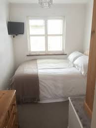 Maid on duty trying her best. Single Furnished Room Small Double Lovely Spacious Bed Rent Decorpad
