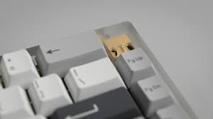 I always loved the contrasted yet simple look betwee… Ic Gmk Modern Dolch Light Gb Opening On 02 02