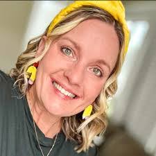 Shelly Branson's Instagram, Twitter & Facebook