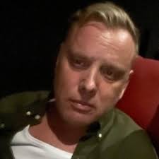 Anne Lucey (@LuceyAlucey)