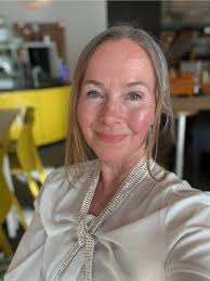 Et lite skisseglimt av "pålegg av gitar" på albumet jeg jobber med "Sound  of Freya"..Fantastiske Børge Petersen- Øverleir. Jeg kan ikke for det