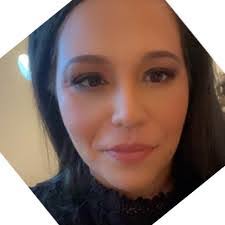 Shelly Doran's Instagram, Twitter & Facebook