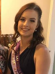 Kara Trimble's Instagram, Twitter & Facebook