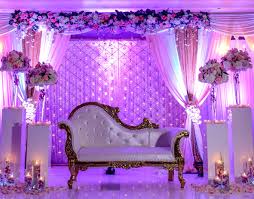 Pin By Fofa 24 On Top Weddingdecor Calgary Wedding Stage Decor Indian Wedding Decorations Reception Backdrop
